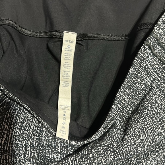 Lululemon Lost In Pace Skirt (Tall) (15") size 10
Air Time White Black - Picture 12 of 13